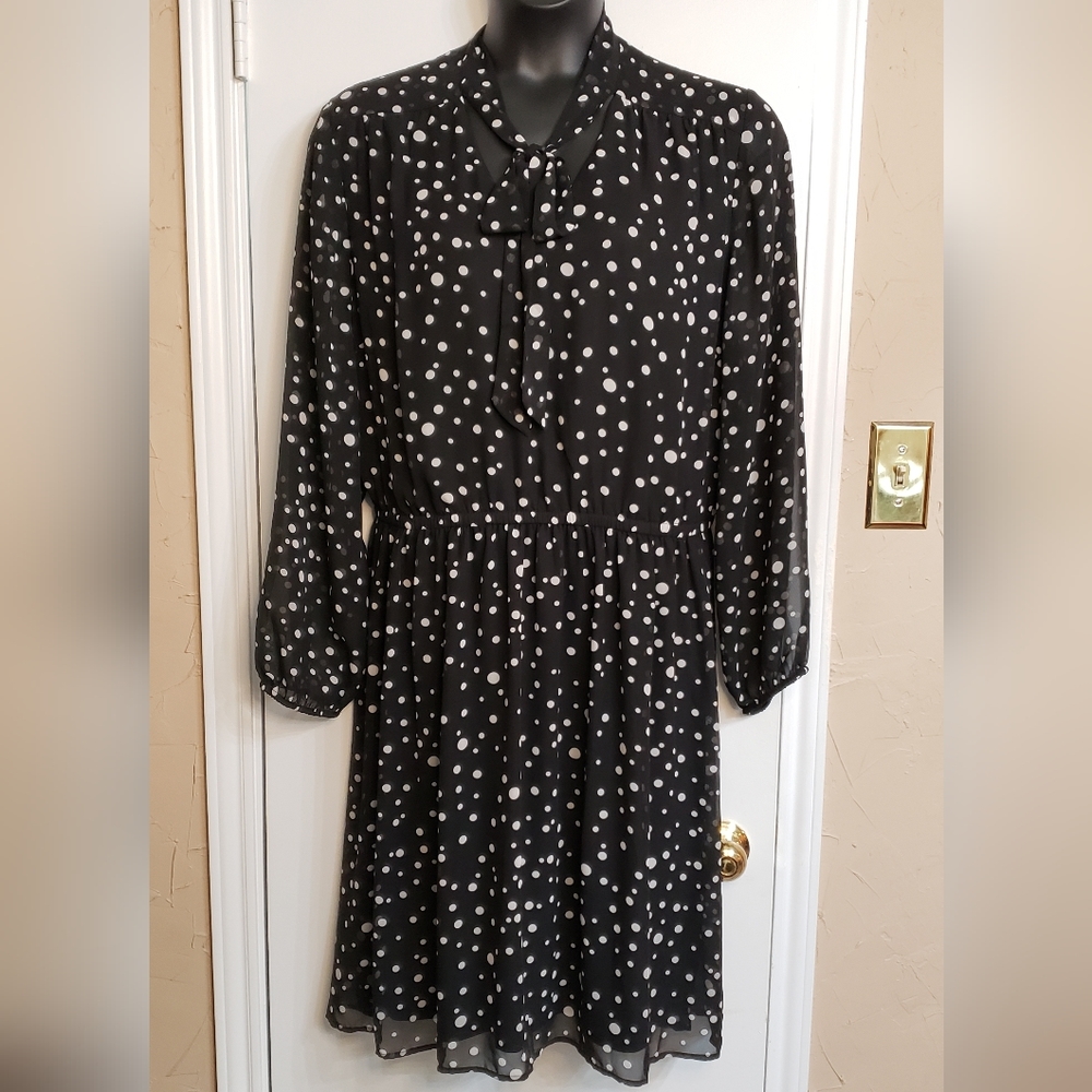 ❤💋💘 Lane Bryant Polka Dot Tie-Neck Fit & Flare Dress 💘💋❤ - Picture 5 of 5